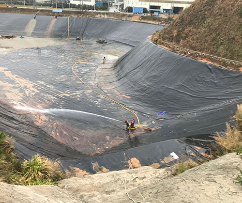 矿区废水池清理